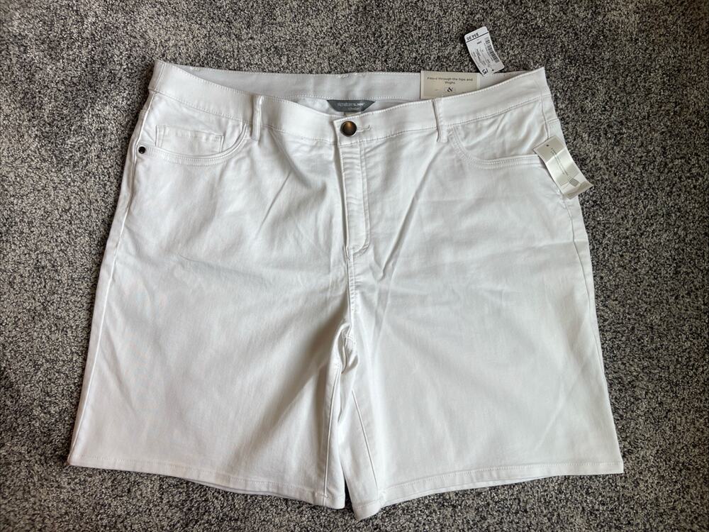 Christopher & Banks Mid-rise Shaped Fit White Shorts Plus Size 24W NWT Stretch